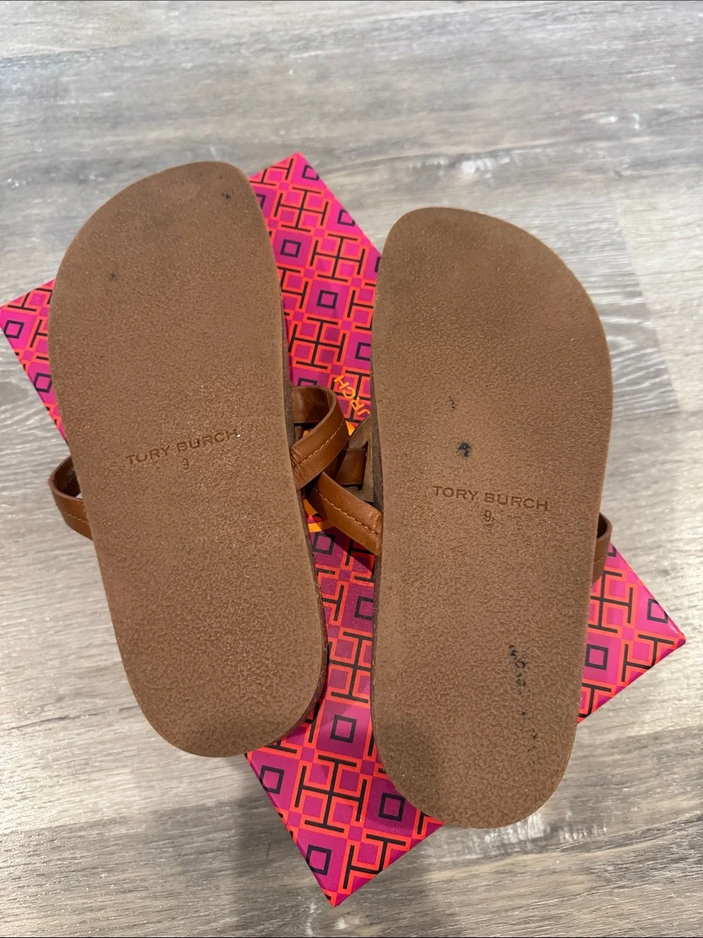 Tory Burch Miller Cloud Brown Leather Logo Thong Sandals 9